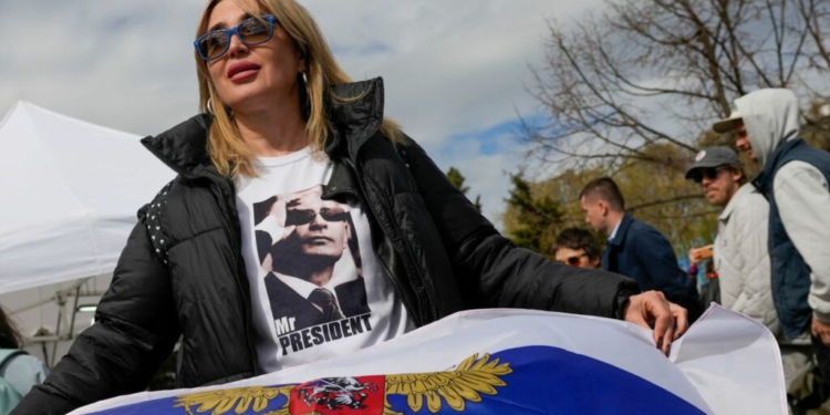 Britania shkurton ndjeshëm fondet kundër ndikimit rus dhe dezinformimit në Ballkanin Perëndimor