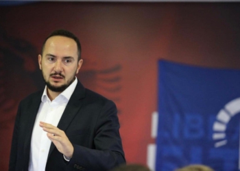 “Kënetës së PD i janë shuar zërat”, avokati: Lëvizja e Salianjit, për t’i dhënë oksigjen partisë!