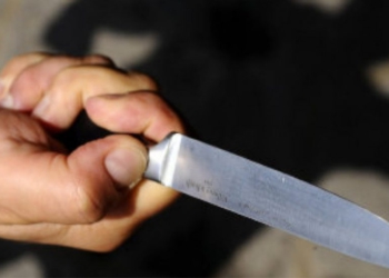 Kuçovë, përleshje mes adoleshentëve, 19-vjeçari plagoset me thikë