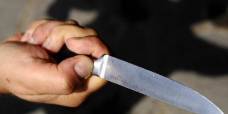 Kuçovë, përleshje mes adoleshentëve, 19-vjeçari plagoset me thikë