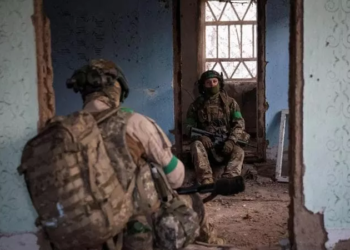 Tre tryeza, tre realitete të ndryshme dhe ende asnjë marrëveshje! Çfarë po ndodh me negociatat për Ukrainën