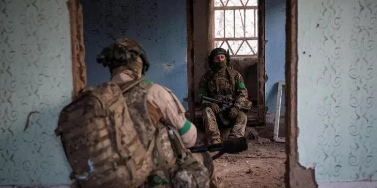 Tre tryeza, tre realitete të ndryshme dhe ende asnjë marrëveshje! Çfarë po ndodh me negociatat për Ukrainën