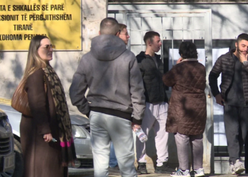Gjyqi i shpërndarësve të drogës në Tiranë, policët u infiltruan si përdorues, më pas në grackë ranë…