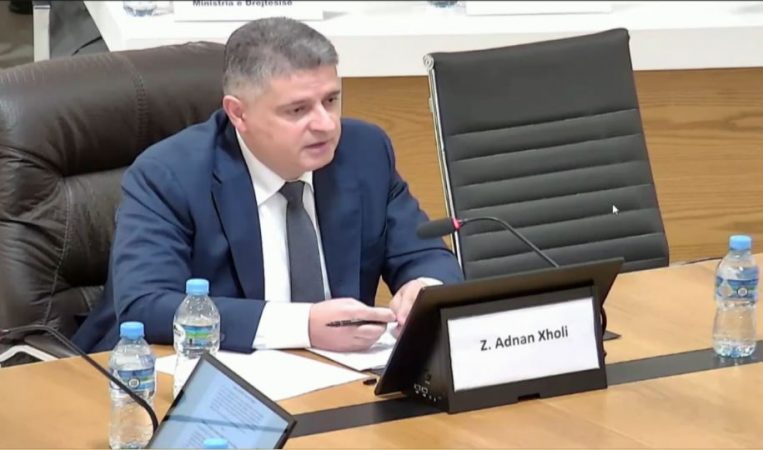 Xholi, pro shtimit të numrit të prokurorëve të SPAK: Të mos hetojmë korrupsion me shifra të vogla