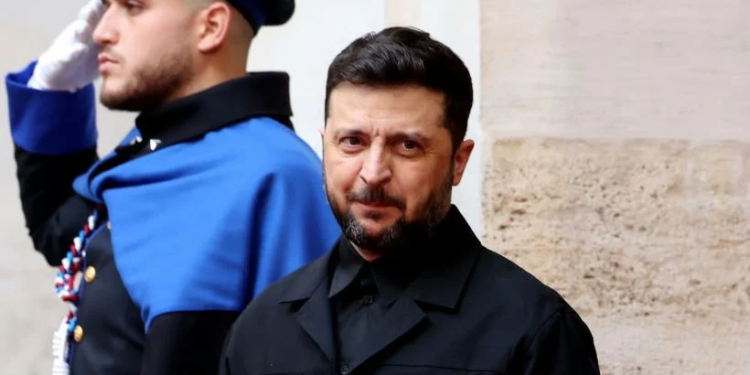 Raporti i Financial Times: Kievi i gatshëm të heqë dorë nga kërkesa për anëtarësim në NATO