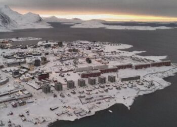 Direktiva e brendshme e NATO, admirali amerikan do të mbrojë Groenlandën kundër Trump