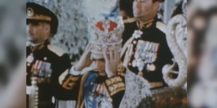 Rikthehet dinastia “Pahlavi”, kush është princi i kurorës në mërgim i Iranit?