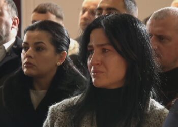 “I vidhte grave unazat”, reagon vajza e Ziver Veizit: Kujtim Cakrani kaloi çdo limit, shihemi në gjykatë