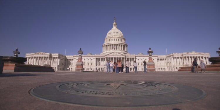 Shmanget mbyllja e qeverisë, Trump njofton paktin mes republikanëve dhe demokratëve