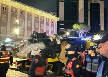 “Lapaj jashtë rrezikut për jetën”. Reagon “Trauma”: Edhe dy policë të lënduar pas përplasjes te Kryeministria