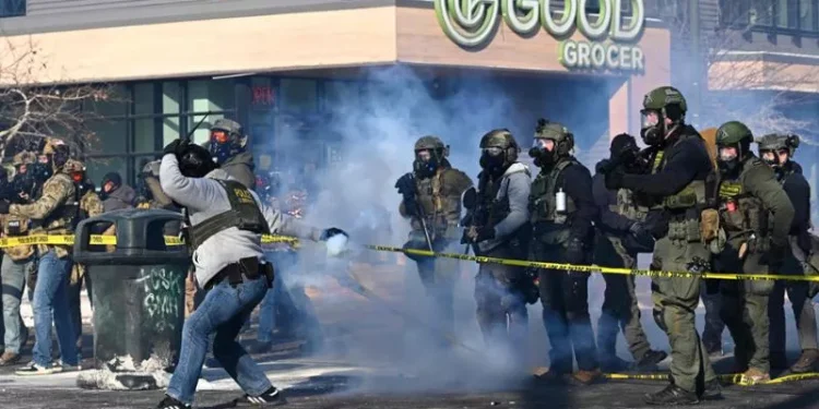 Vrasja e 37-vjeçarit në Minnesota/ Trump mbron arrestimet e ICE-së, rriten tensionet në Minneapolis