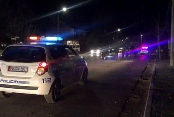 Java e kontrolleve: 6 të arrestuar për alkool dhe dhjetëra makina merren me karrotrec në Tiranë