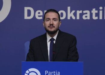 Salianji i përgjigjet kritikëve në PD: Flet frika, jo arsyeja! Nuk duan të humbin privilegjet e pushtetit të opozitës