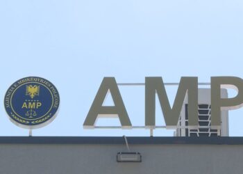 I morën ryshfet 270 mijë lekë një personi/ Masat e sigurisë që u vendosën për 3 efektivët e policisë