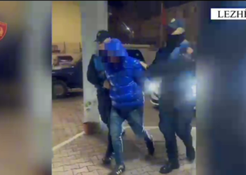 Me armë zjarri e municione në një çantë, si u pikas 37-vjeçari që tentoi t’i ikte me vrap policisë në Lezhë