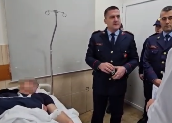 Policia e Shtetit: 11 efektivë të dëmtuar, 23 persona të shoqëruar. Një i mitur iu dorëzua prindërve