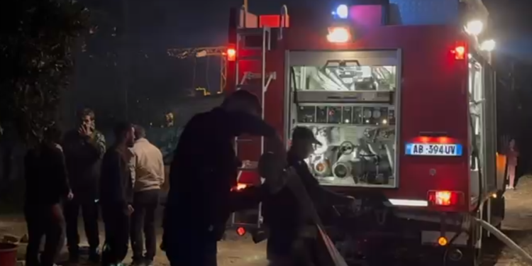 Zjarr në një banesë në Lushnje, përfundon në spital një 12-vjeçare