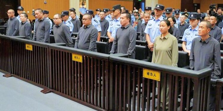 Kina ekzekuton 11 anëtarë të një familjeje mafioze