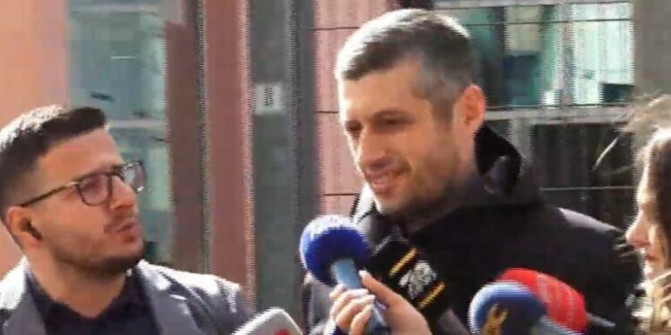 U shkarkua nga Ristani, “Administrativja” kthen në detyrë Sekretarin e Përgjithshëm të Bashkisë Tiranë