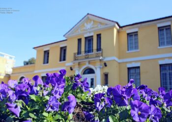 Pezullimi i vizave për 75 vende, Ambasada Amerikane sqaron se kush qytetar shqiptar ka të drejtë të udhëtojë drejt SHBA