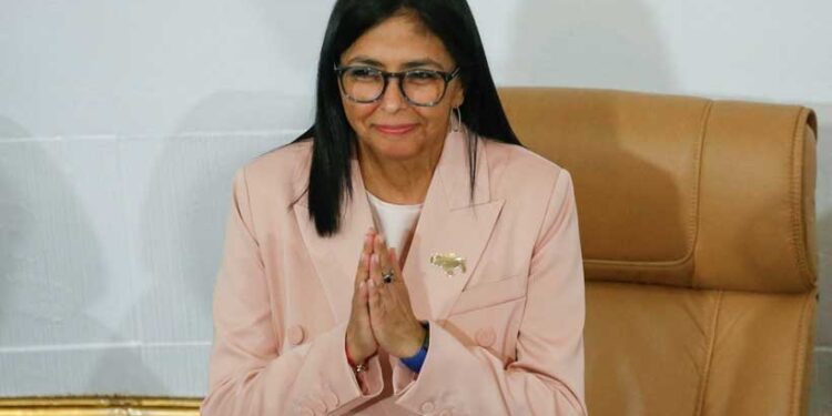 Delcy Rodríguez, “zonja e naftës” në Venezuelë që duhet të negociojë me Uashingtonin