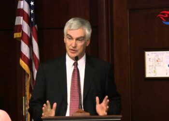 Zyrtari i Trump: Ka potencial për një konflikt Kosovë-Serbi, Presidenti ta mbajë një sy në rajon