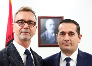 Ambasadori Gonzato takim me kreun e ri të SPAK: Të vijojë lufta kundër krimit dhe korrupsionit