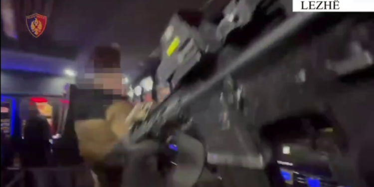 Luhen “fishat e fundit” në kazinonë e paligjshme, sekuestrohen miliona para. Një në pranga, një në kërkim