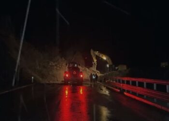 Shembjet në aksin Qafë Plloçë-Qukës, mbyllet përkohësisht ky segment, mjetet orientohen drejt rrugës së vjetër