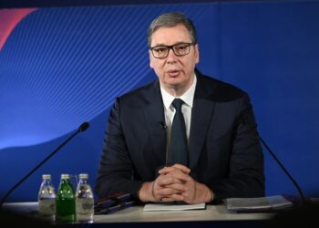 Protestat studentore transformohen në fushatë politike, Vuçiç paralajmëron zgjedhje të parakohshme