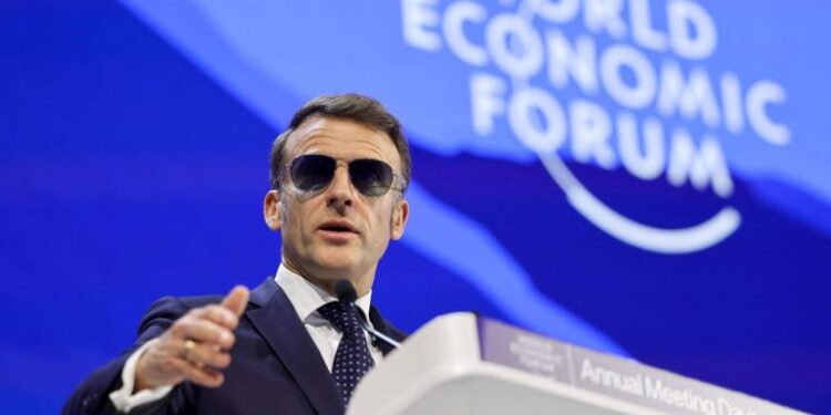 Forumi i Davos, Macron: BE duhet të përdorë mjetet e veta kundër tarifave të Trump