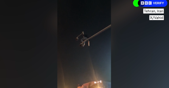 Trupa të grumbulluara brenda një spitali e snajperistë mbi çati, pamje të reja nga Irani