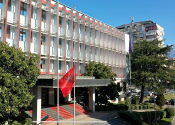 Tragjedia në Zvicër, MEPJ: Deri më tani nuk ka shqiptarë mes viktimave, jemi në kontakt me autoritetet atje