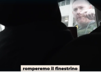 “Do ua thyejmë xhamin”, agjentët e emigracionit në SHBA kërcënojnë ekipin e gazetarëve