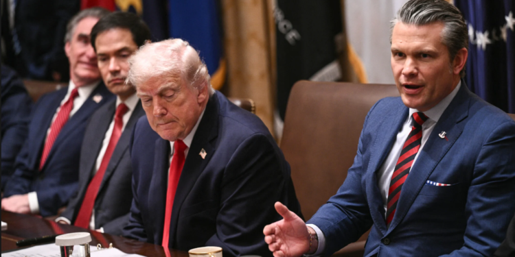 Armët bërthamore të Iranit, Hegseth: Ushtria e SHBA-së e gatshme të zbatojë çdo vendim të Trumpit