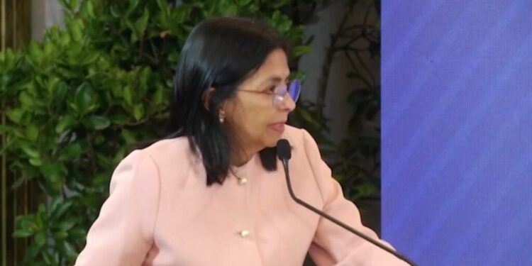 Venezuela zbut tonet me SHBA / Presidentja e përkohshme: Të hapur për bashkëpunim…