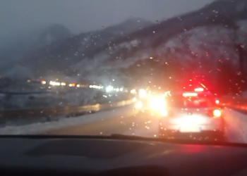 Paralizohet lëvizja në rrugën e Arbrit për shkak të dëborës dhe ngricave, gati 10 km radha e automjeteve