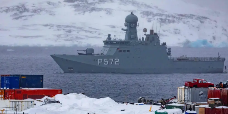NATO reagon për sigurinë e Groenlandës në Arktik mes presionit të SHBA-së