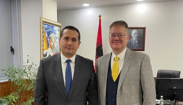 Ambasadori britanik takon Brahon, diskutime mbi mbështetjen e Londrës për SPAK