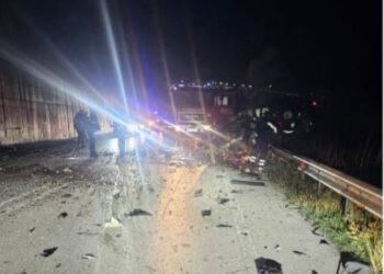 Aksident i dyfishtë në aksin Elbasan-Peqin, 2 të lënduar