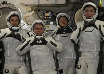 E para herë në histori, astronautët kthehen më herët nga misioni hapësinor