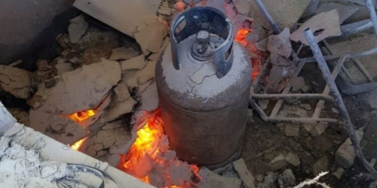 Shpërthen bombola e gazit në Vlorë, panik mes banorëve të lagjes “Hajro Çakërri”