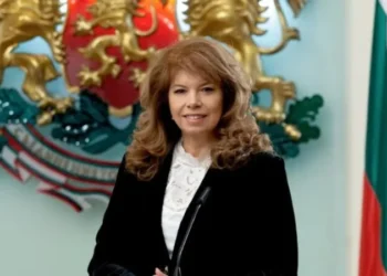 Bullgaria zgjedh presidenten e parë femër, pas dorëheqjes së Rumen Radev