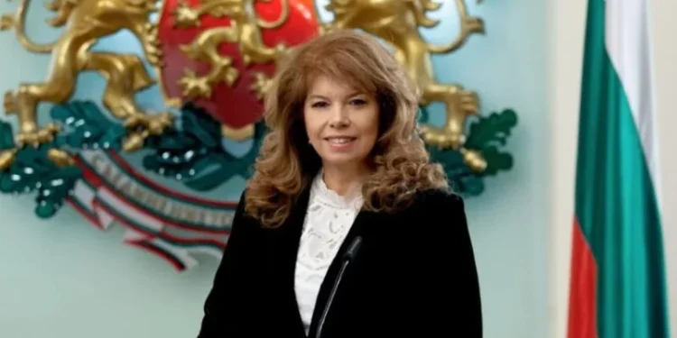 Bullgaria zgjedh presidenten e parë femër, pas dorëheqjes së Rumen Radev