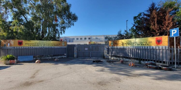 Pas arratisjes së Altin Ndocit, nis transferimi i personave me rrezikshmëri të lartë nga Durrësi drejt Fierit