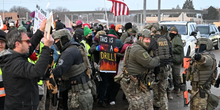 FBI “përzë” shtetin nga hetimi i vrasjes në Minneapolis, zbulohet e shkuara e oficerit