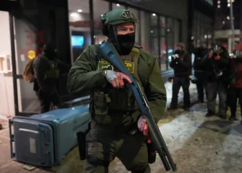 Minesota, Trump dërgon “Carin e Kufirit” në terren pas vrasjeve, ul gjakrat me Guvernatorin Walz