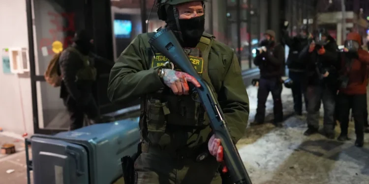 Minesota, Trump dërgon “Carin e Kufirit” në terren pas vrasjeve, ul gjakrat me Guvernatorin Walz