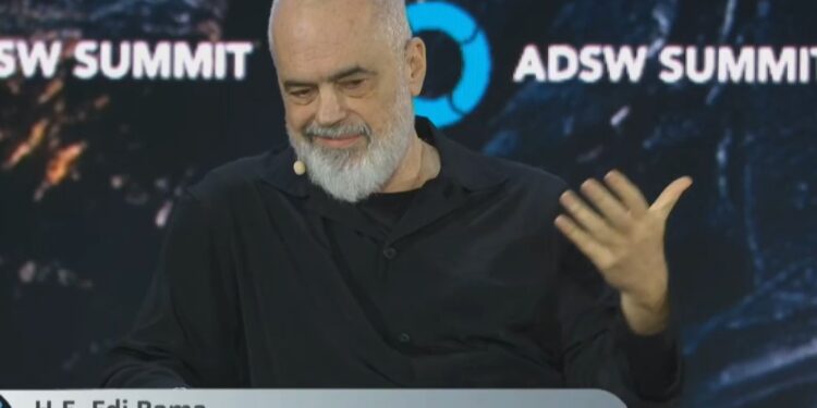 VIDEO/ Batuta me kryeministrin e Malit të Zi, Rama: Në rast se BE do të dështojë, Podgorica do të jetë Brukseli i ri