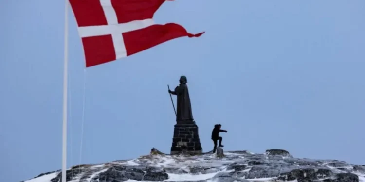 “NATO duhet të kuptojë rëndësinë e saj për ne”/ Trump këmbëngul sërish për Groenlandën: Duhet ta marrim patjetër